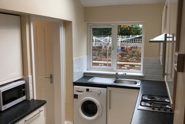 5 bed house, St Pauls Parade, Francis Close Hall, Cheltenham, GL504ET - Image 2