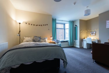8 bed house, Borough Road, Near university, Middlesbrough, TS13AT - Image 1