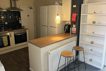 11 bed house, Baker Street, Near university, Middlesbrough, TS12LH - Image 2