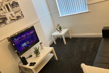 5 bed house, Kensington Road, Near university, Middlesbrough, TS56AJ - Image 1