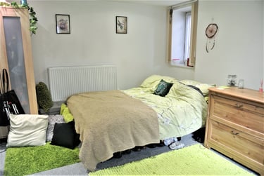 2 bed flat, Granville Road, Fallowfield, Manchester, M146AE - Image 2