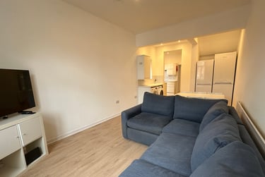 6 bed flat, Richmond Grove, Ardwick, Manchester, M130DP - Image 1