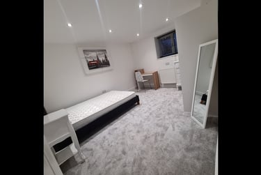 2 bed flat, Woodhouse, Rampart Road, Leeds, LS62LE - Image 5