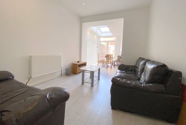 6 bed house, Polsloe rd, Mount pleasant, Exeter, EX12HW - Image 2