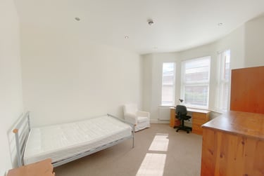 6 bed house, Polsloe rd, Mount pleasant, Exeter, EX12HL - Image 4