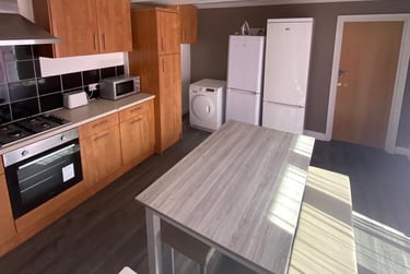 5 bed house, Exmouth street, Near university, Hull, HU52LE - Image 2