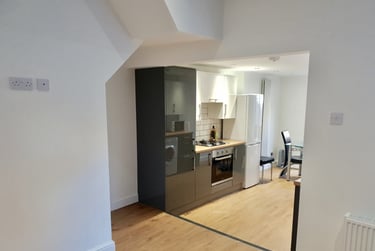 4 bed house, Manvers Street, Newland, Hull, HU52HW - Image 2