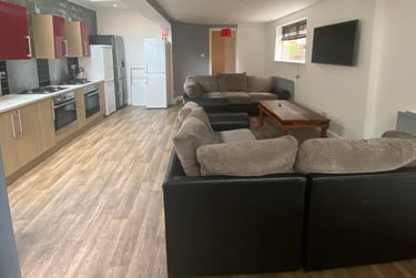 5 bed house, Lambert Street, Newland avenue, Hull, HU52SG - Image 2