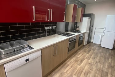 5 bed house, Lambert Street, Newland avenue, Hull, HU52SG - Image 1