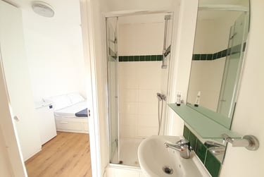 14 bed house, Crendon Street, Buckinghamshire, High wycombe, HP136LS - Image 8