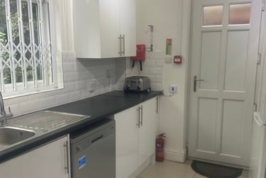 5 bed house, Newdigate Road, Arboretum, Nottingham, NG74FB - Image 10