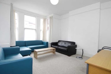 6 bed house, Beechwood Avenue, North Hill, Plymouth, PL46PW - Image 1