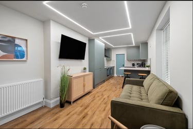 6 bed house, Hyde Park Road, Peverell, Plymouth, PL34RJ - Image 1
