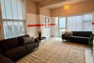 8 bed house, North Road East, North Hill, Plymouth, PL46AW - Image 1