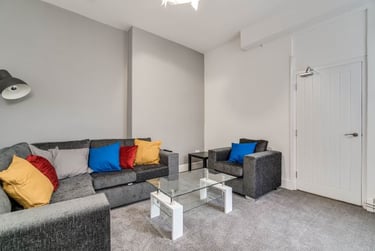 5 bed house, Ilbert Street, North Hill, Plymouth, PL15AA - Image 2