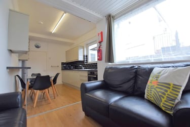 5 bed house, Beechwood Terrace, North Hill, Plymouth, PL46PP - Image 2