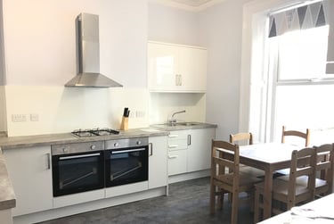 5 bed house, Alexandra Road, Mutley, Plymouth, PL47JR - Image 2