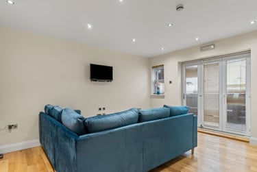 6 bed house, Hyde Park Road, Peverell, Plymouth, PL34RJ - Image 2