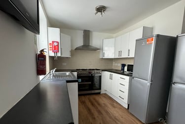 5 bed house, Belgrave Road, Mutley, Plymouth, PL47DR - Image 2
