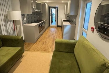 7 bed house, Blenheim Road, North Hill, Plymouth, PL48LJ - Image 3