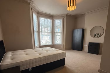 5 bed house, Chaddlewood Avenue, Lipson, Plymouth, PL48RE - Image 2
