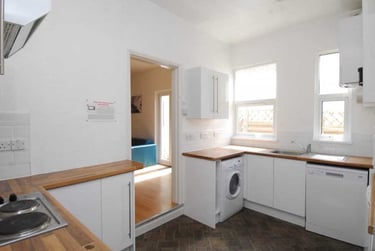 6 bed house, Beechwood Avenue, North Hill, Plymouth, PL46PW - Image 2