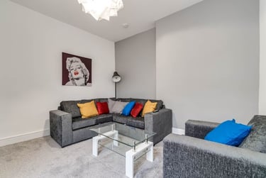 5 bed house, Ilbert Street, North Hill, Plymouth, PL15AA - Image 1