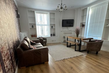 3 bed flat, Clifton Place, North Hill, Plymouth, PL48HU - Image 3