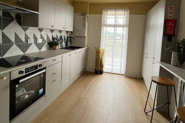 6 bed house, Glen Park Avenue, North Hill, Plymouth, PL46BA - Image 3