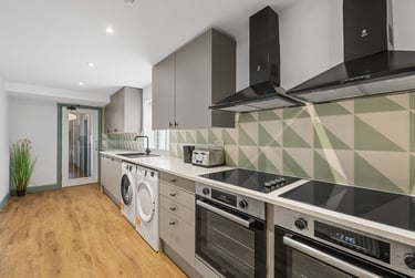 7 bed house, Headland Park, Greenbank, Plymouth, PL48HS - Image 3