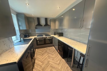 5 bed house, Nelson Street, Greenbank, Plymouth, PL48ND - Image 1
