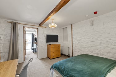 2 bed flat, Hillside Avenue, North Hill, Plymouth, PL46PR - Image 4