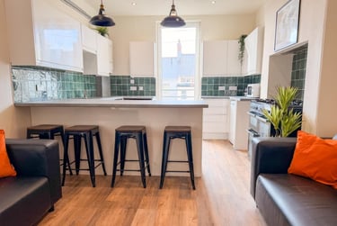 6 bed house, Hillside Avenue, Mutley, Plymouth, PL46PR - Image 1
