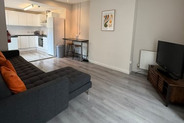 4 bed house, Chedworth Street, Greenbank, Plymouth, PL48NT - Image 1
