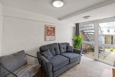 2 bed flat, Hillside Avenue, North Hill, Plymouth, PL46PR - Image 8