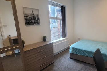 5 bed house, Ashford Street, Shelton, Stoke, ST42EN - Image 10