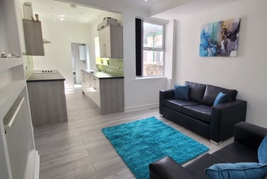 4 bed house, Watford Street, Shelton, Stoke, ST42EW - Image 2