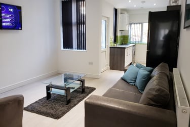 4 bed house, Seaford Street, Shelton, Stoke, ST42EU - Image 3