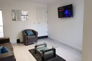 4 bed house, Seaford Street, Shelton, Stoke, ST42EU - Image 2