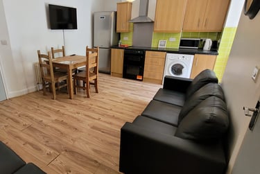 5 bed house, Freehold Street, Near university, Northampton, NN26EW - Image 1