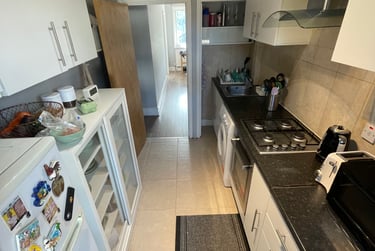 4 bed flat, Gunnersbury Avenue, Acton, London, W39BD - Image 1