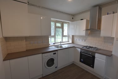 4 bed flat, Broomhouse Lane, Fulham, London, SW63DN - Image 2