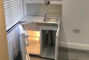 1 bed studio, Aintree Crescent, Barkingside, London, IG62HD - Image 7