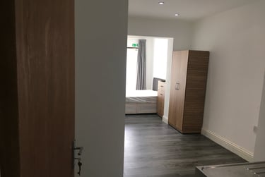 1 bed studio, Aintree Crescent, Barkingside, London, IG62HD - Image 2