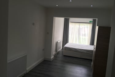 1 bed studio, Aintree Crescent, Barkingside, London, IG62HD - Image 7