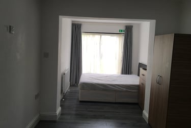 1 bed studio, Aintree Crescent, Barkingside, London, IG62HD - Image 6
