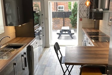 1 bed house, Lausanne Road, Withington, Manchester, M203EU - Image 1