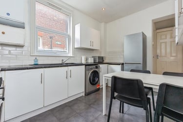 4 bed house, Furness Road, Fallowfield, Manchester, M146LX - Image 1