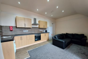 3 bed flat, Ribblesdale Place, City Centre, Preston, PR13NA - Image 1