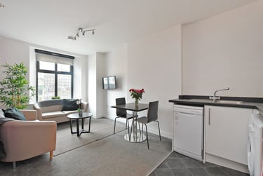 4 bed flat, Fitzalan Square, City Centre, Sheffield, S12AY - Image 2